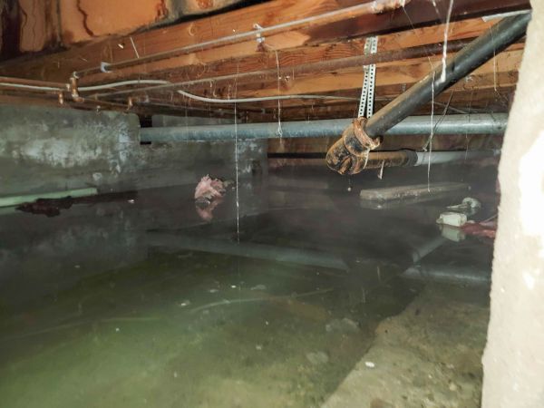 Crawlspace Water Restoration in Los Angeles